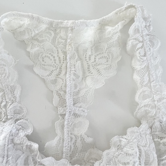 Tucker + Tate White Lace Bralette - Picture 4 of 10